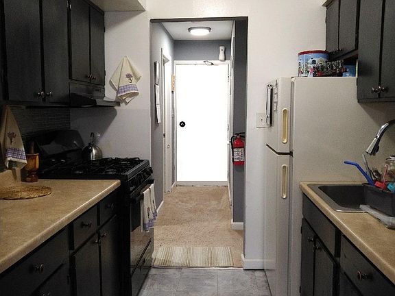 3rd image of 3607 Garden View Ter #7