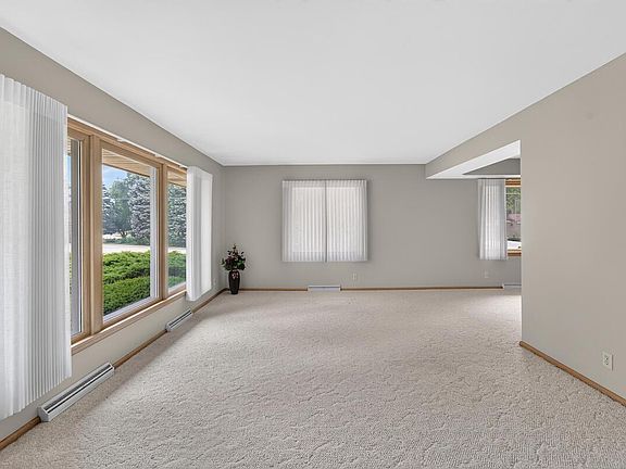 3rd image of 1217 Fairway DRIVE