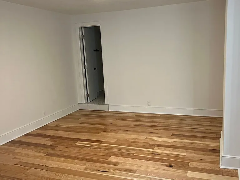 301 Main St — Photo 24
