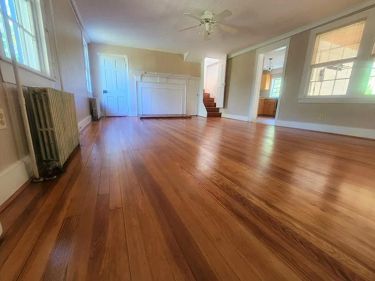 1520 Ridout Ln — Photo 49