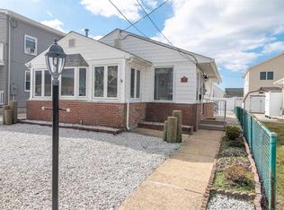 242 9th St S, Brigantine, NJ 08203