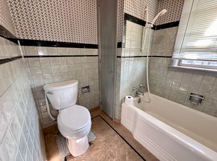 1412 Laurel Pl, New Castle, PA 16101
