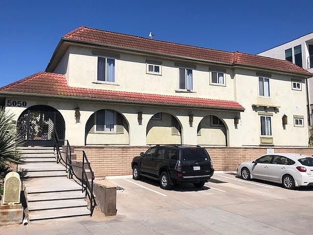 1st image of 5050 Santa Monica Ave #6