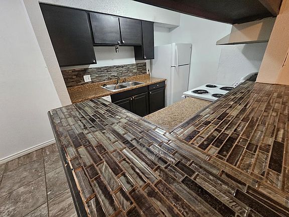 4th image of 4700 Boulder Dr APT 1111