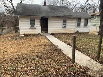 8005 E 75th St, Kansas City, MO, 64138