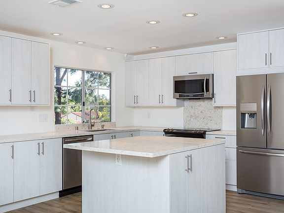 5th image of 4025 Porte De Palmas Unit 79