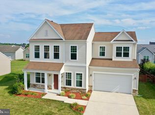 102 Liverpool Ln, Martinsburg, WV 25405