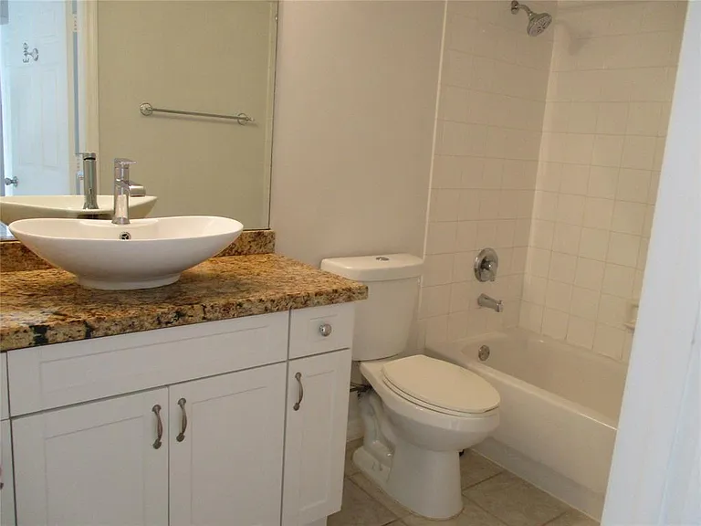 5045 Wiles Rd #206 — Photo 11