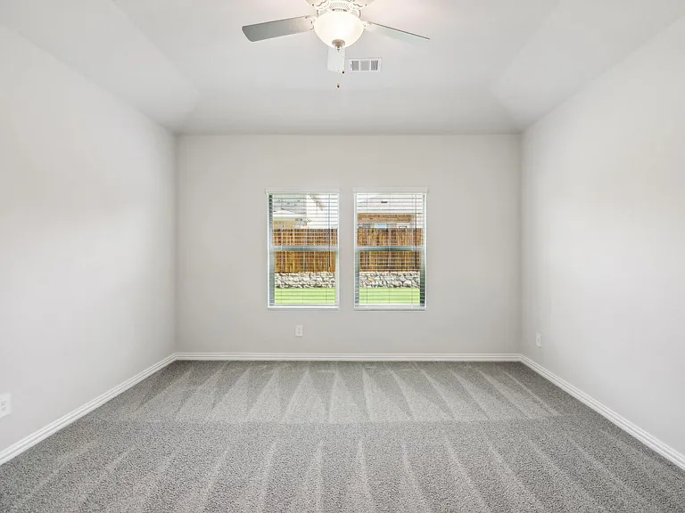 701 Easthill Dr — Photo 25