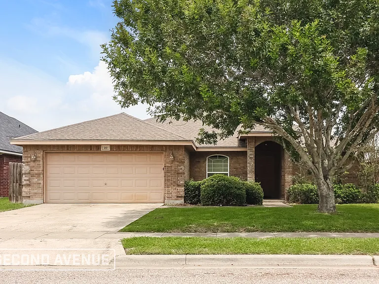 217 Palmer Dr — Photo 1