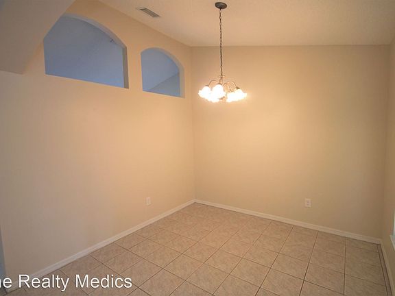 5th image of 718 Leeward Dr