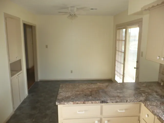 515 SW 69th St — Photo 7