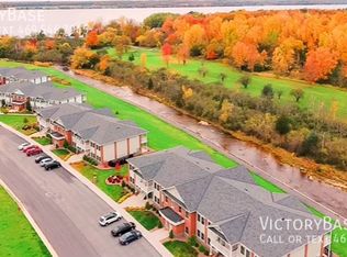 904 Brady Rd, Sackets Harbor, NY 13685