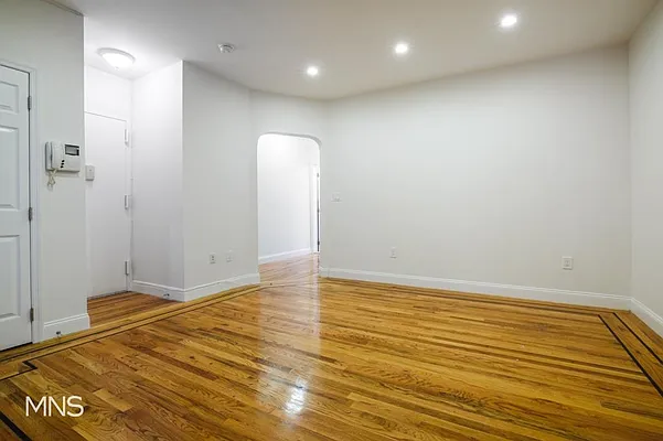 Rented by MNS Marketing | media 77