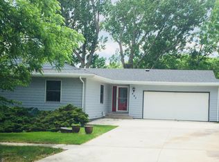 405 Yucca Dr, Pierre, SD 57501