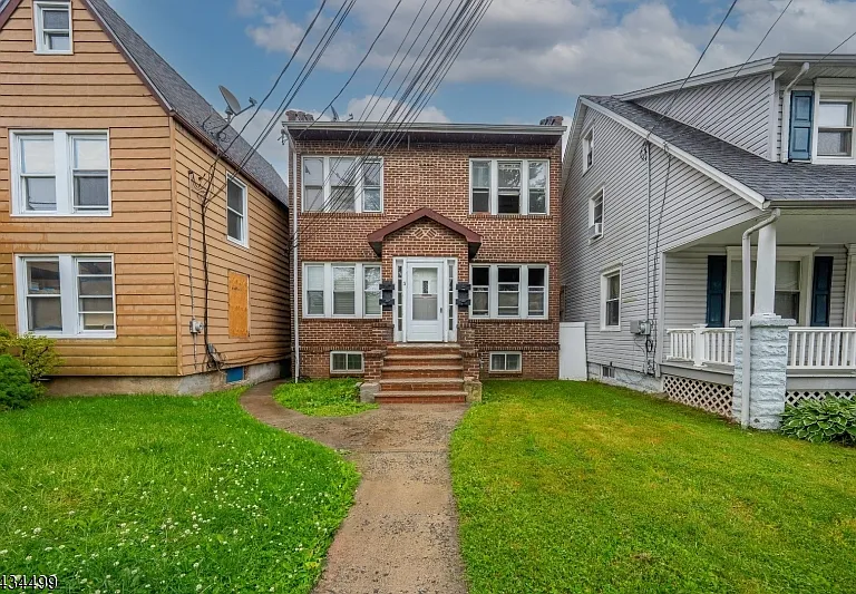49-51 Caldwell Pl #3 — Photo 14