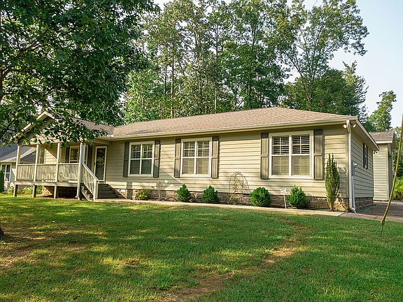 3rd image of 80 Chval Dr