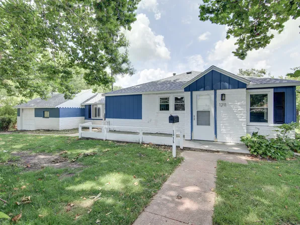 1211 Avenue J, Sterling, IL 61081