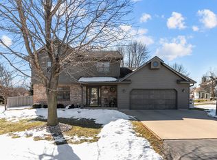 924 Wylde Oak Dr, Oshkosh, WI 54904