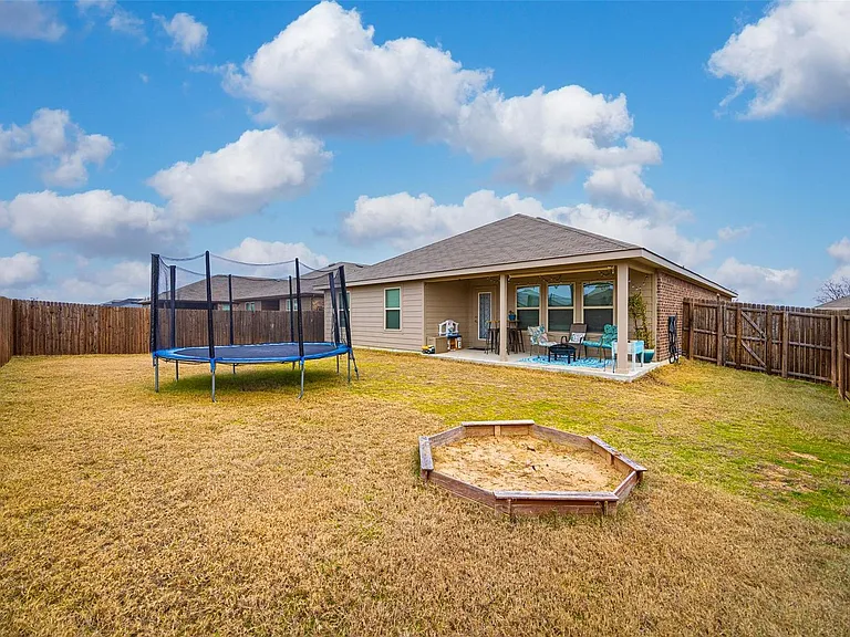 904 Saddle Horn Way — Photo 22