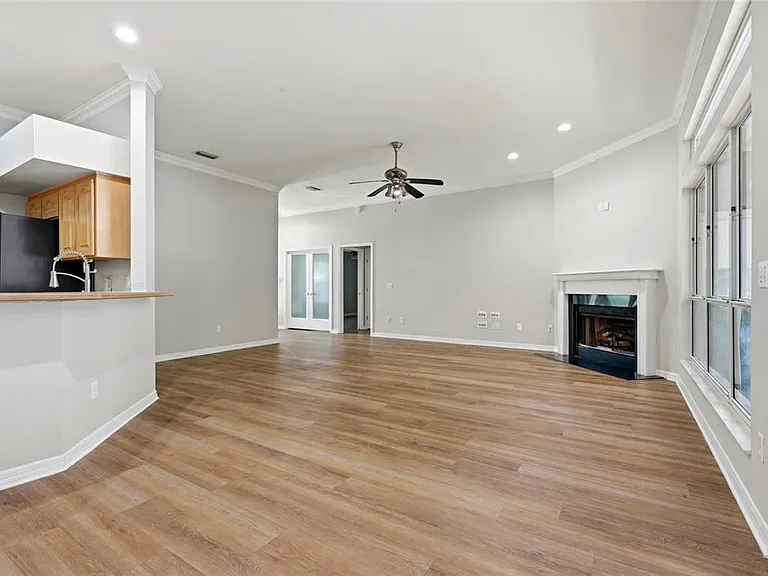 1111 SW 80th Dr — Photo 3