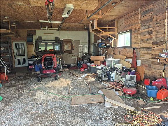 3rd image of 2943 Middle River Rd