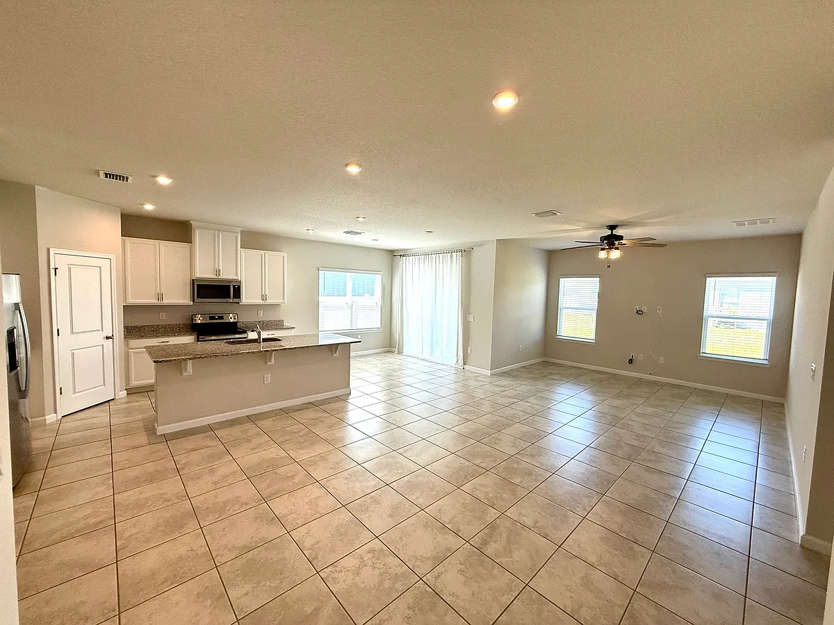 Building Photo - 5576 Vigo Loop