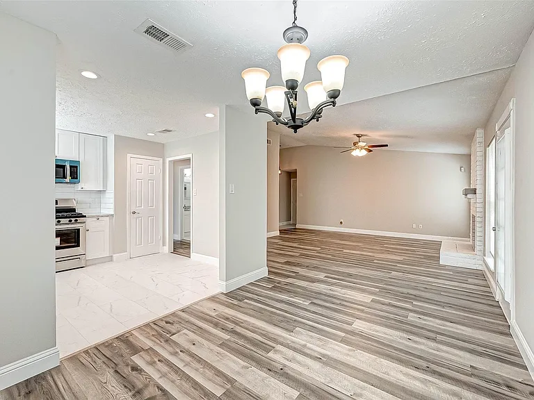 6802 Glenray Dr — Photo 14