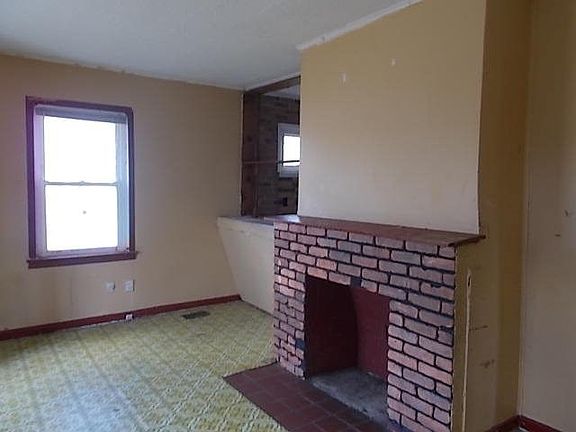 2nd image of 612 Carden Ave