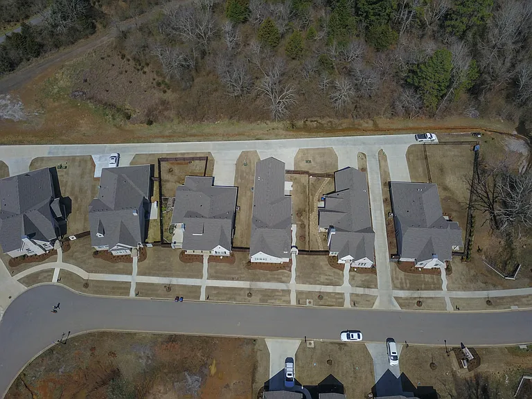 8115 Donnington Ct — Photo 34