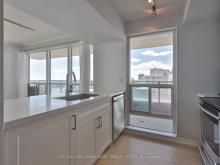 410 Queens Quay W #1103 — Photo 10