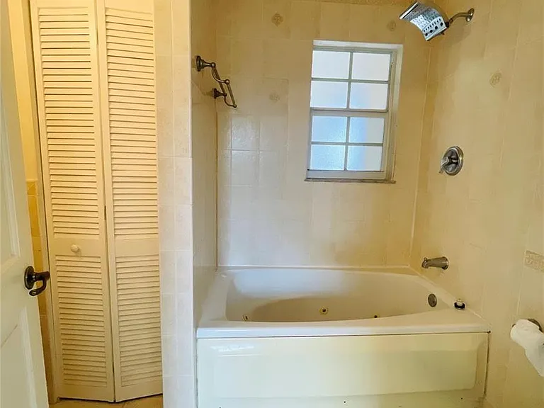 2605 Bay Dr — Photo 26