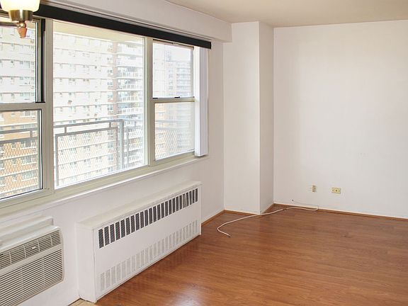 3rd image of 2940 W 5th St APT 18E