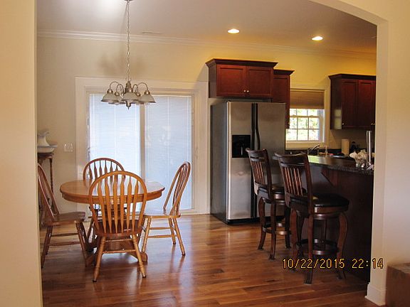 Open Kitchen/Dining area