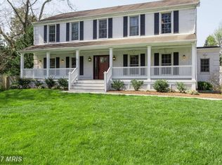 716 Hillcrest Dr SW, Vienna, VA 22180