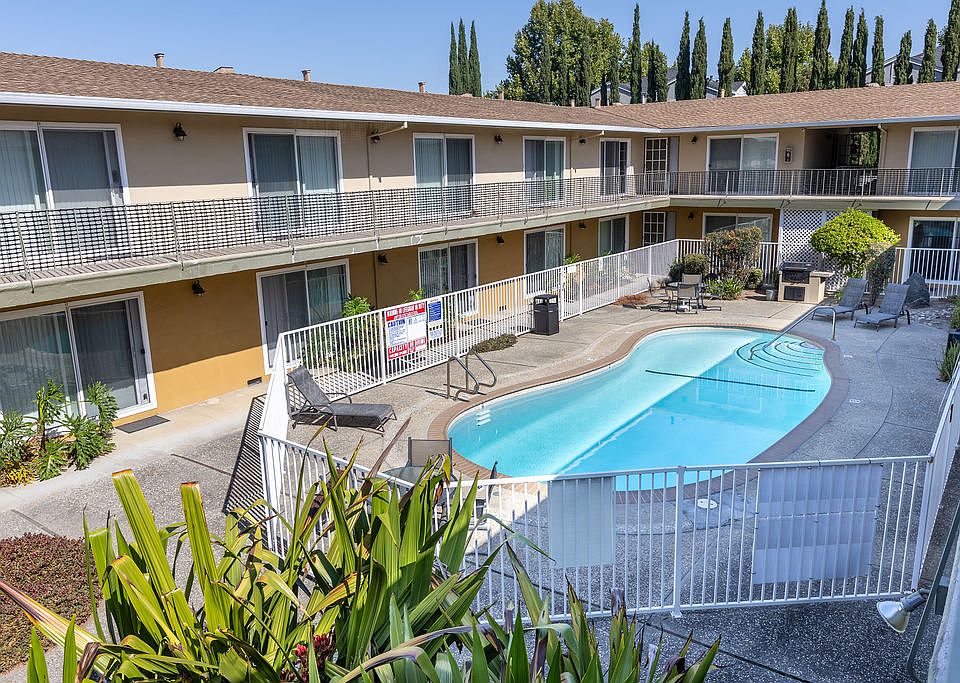 1st image of 1371 Pedro St APT 9