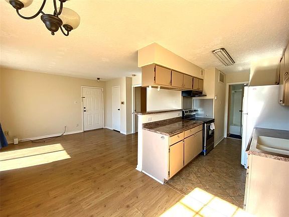 5th image of 2750 Holly Hall St APT 1118