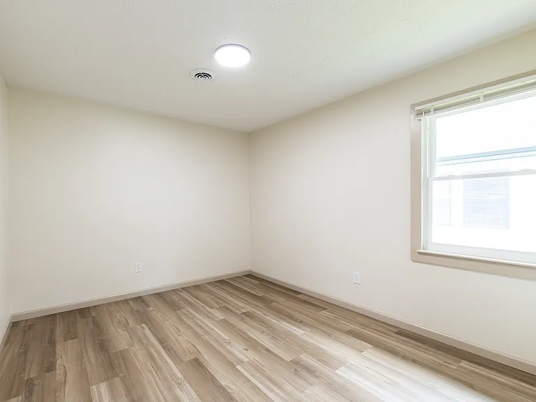 101 Winstead St — Photo 16