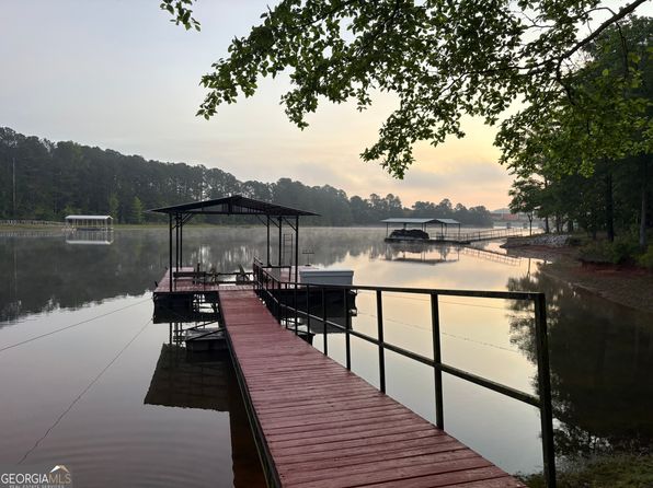 147 S Pine Cove Dr, Lagrange, GA 30240