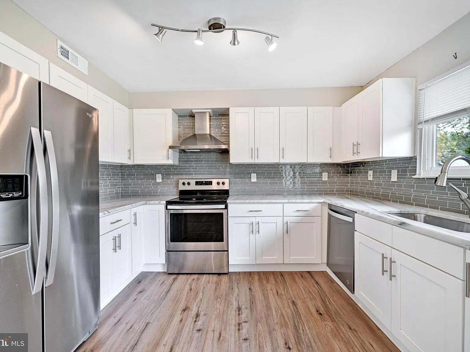 4 bed, 2.0 bath, 1390 sqft, $3,500 — Photo 1