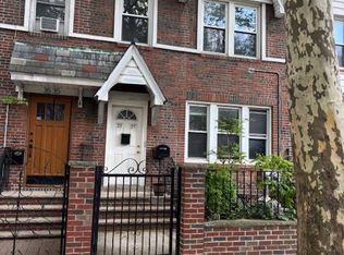 3537 28th St, Astoria, NY 11106