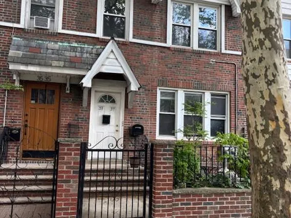3537 28th Street, Astoria, NY 11106