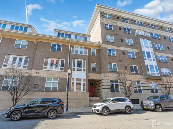 358 Rector St APT 218, Perth Amboy, NJ 08861