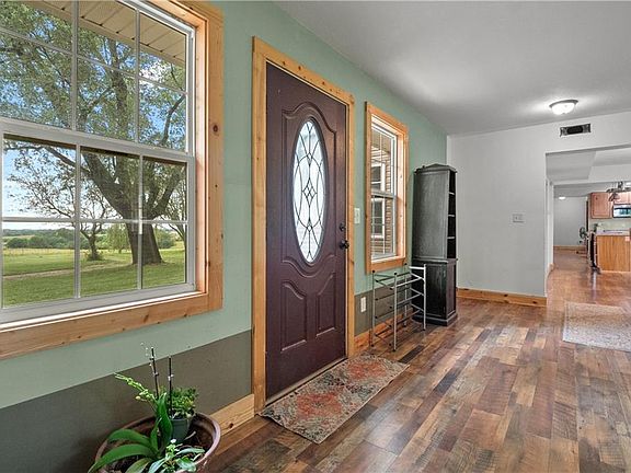 3rd image of 119 NE 1050th Rd