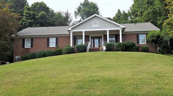 1st image of 529 Meadow Dr