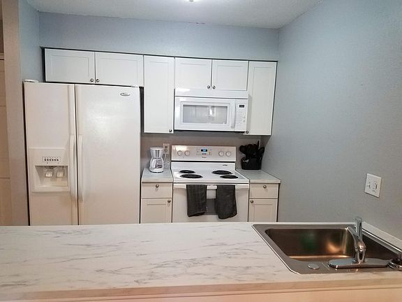 5th image of 6500 50th Ave N APT 3
