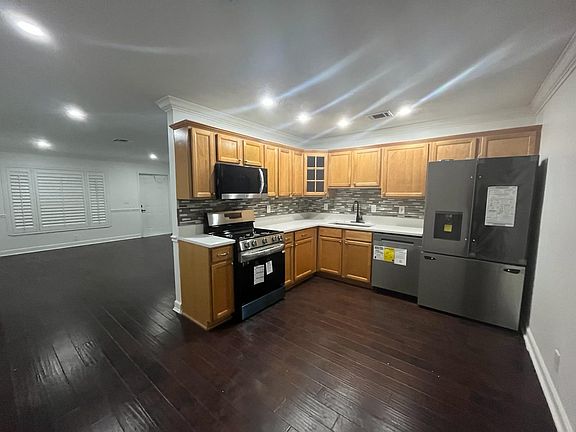 4th image of 4777 Poseidon Place