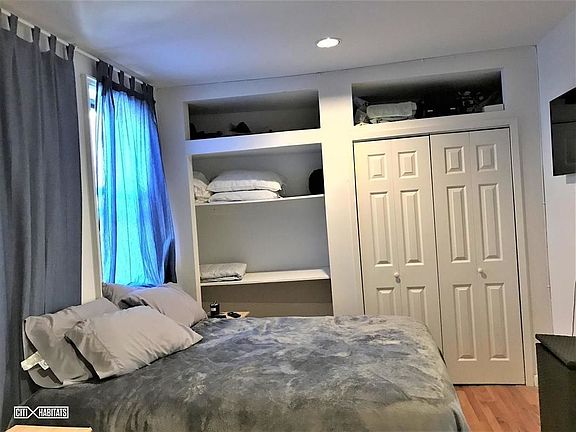 5th image of 207 Dekalb Ave #1