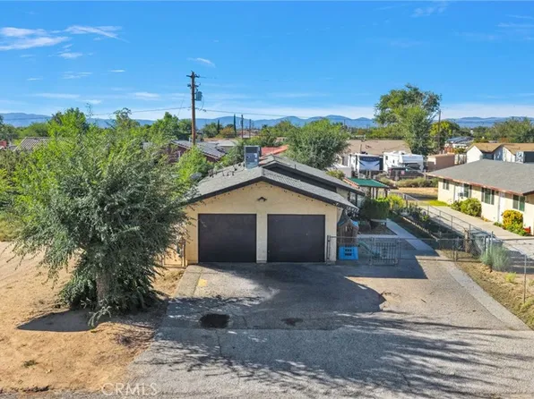 16411 Chestnut St, Hesperia, CA 92345