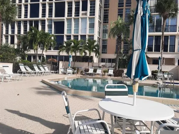 7400 Sun Island Dr APT 107, Saint Petersburg, FL 33707